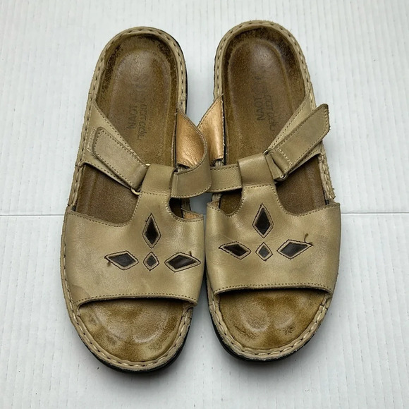 Shoes - Naot leather Sandals sz 40
